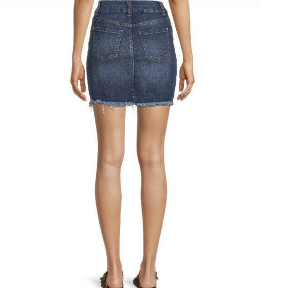 No Boundaries Super High Rise Distressed Denim Mini Skirt Dark Wash Size 13 NWT - Picture 3 of 4